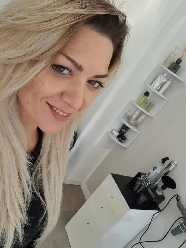 Ilaria alla postazione di lavoro